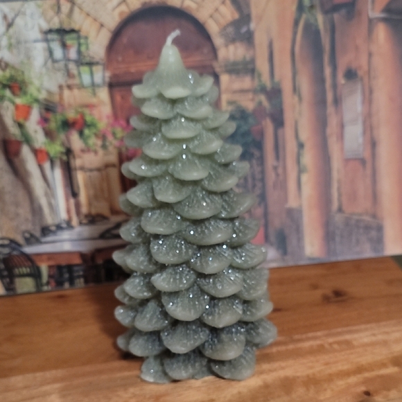 Other - Elegant Green Holiday Tree Candle